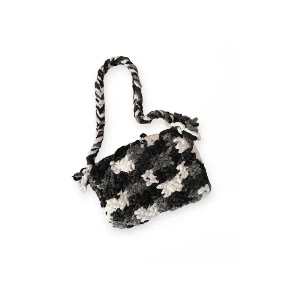 Mini borsa all’uncinetto nera, grigia e bianca